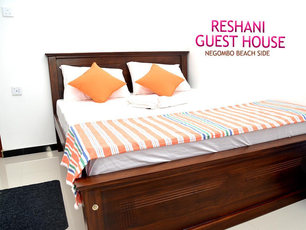 Reshani Guest House Negombo Esterno foto