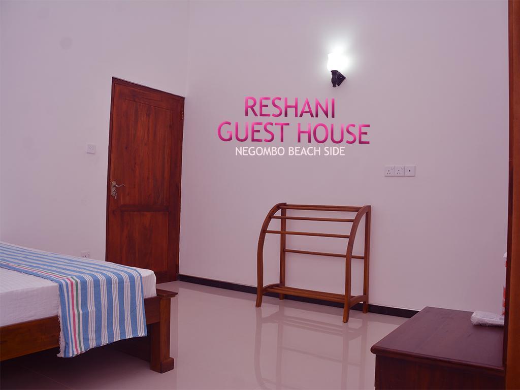 Reshani Guest House Negombo Esterno foto