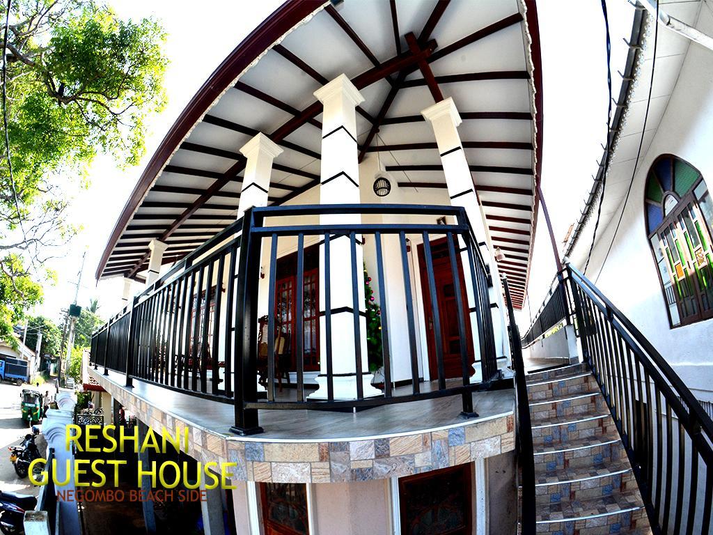 Reshani Guest House Negombo Esterno foto