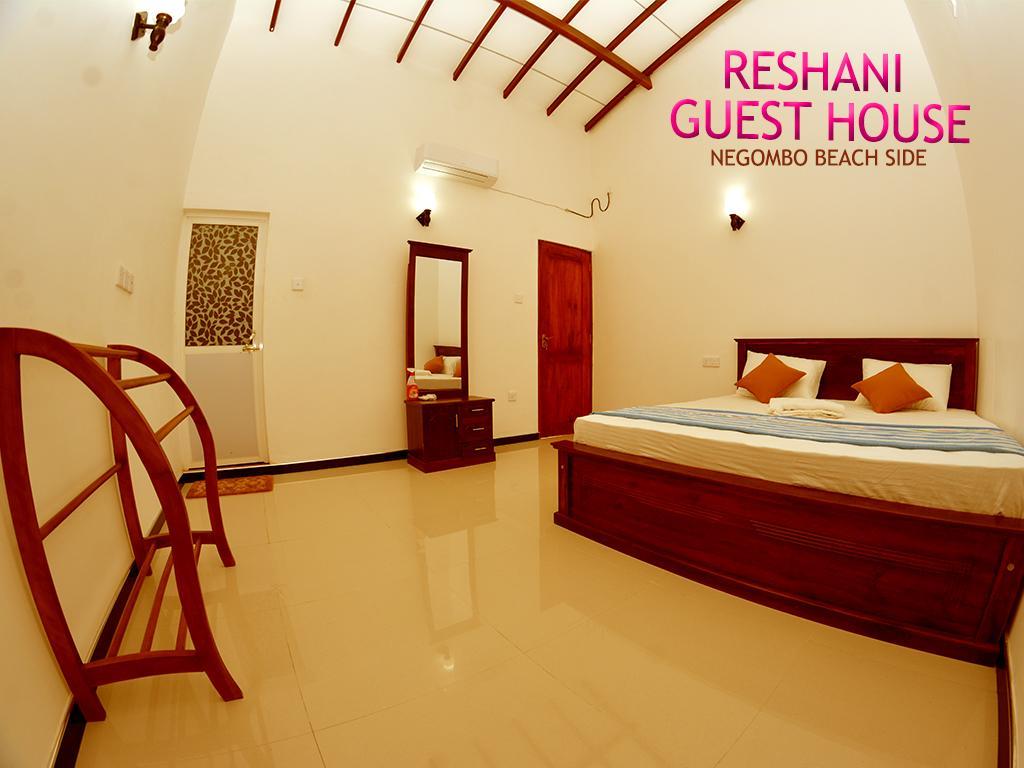 Reshani Guest House Negombo Esterno foto