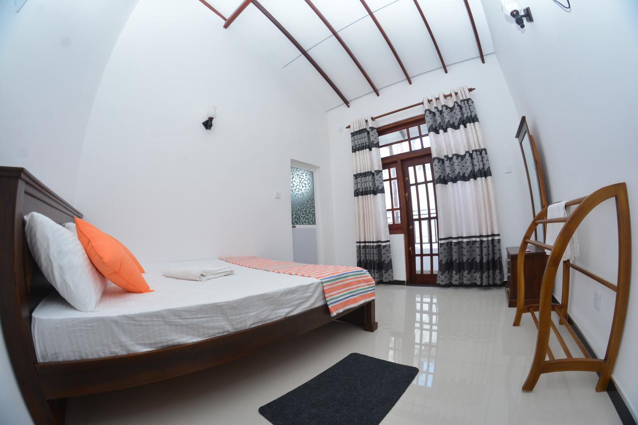 Reshani Guest House Negombo Esterno foto