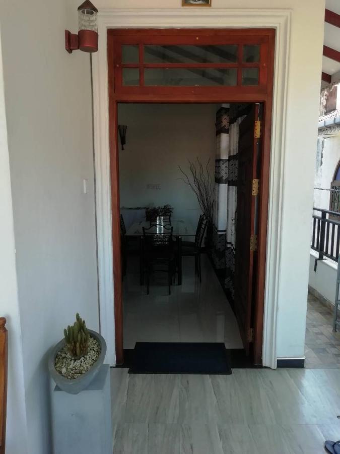 Reshani Guest House Negombo Esterno foto