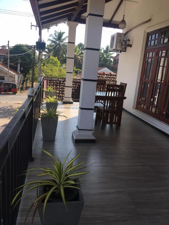 Reshani Guest House Negombo Esterno foto