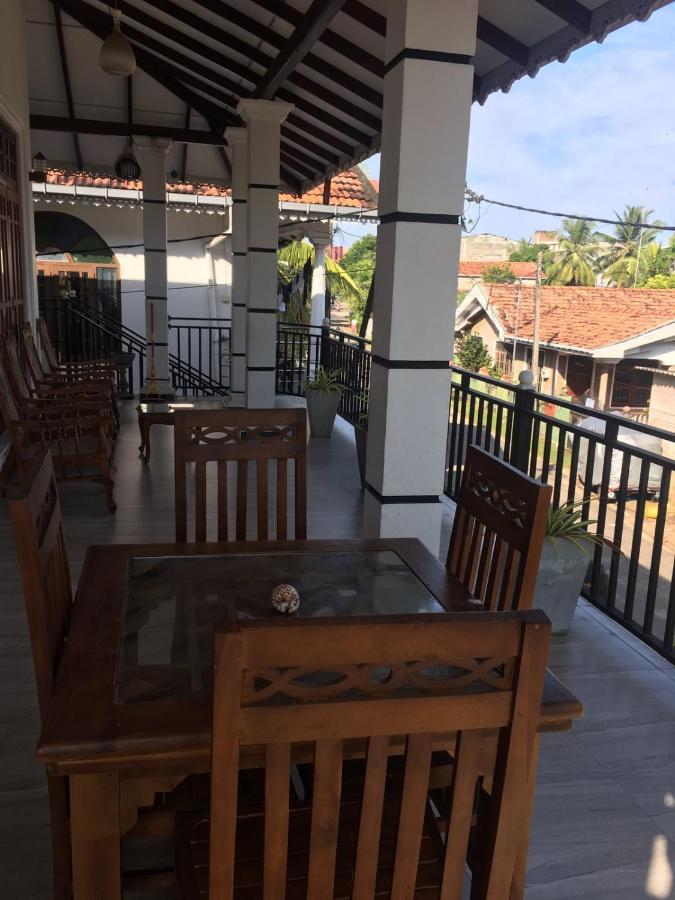 Reshani Guest House Negombo Esterno foto