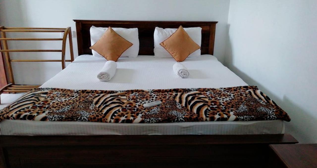 Reshani Guest House Negombo Esterno foto