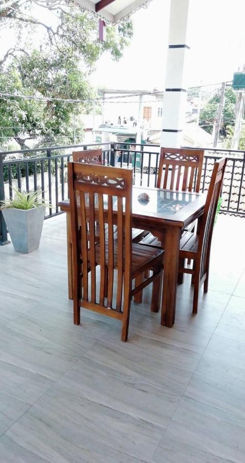 Reshani Guest House Negombo Esterno foto