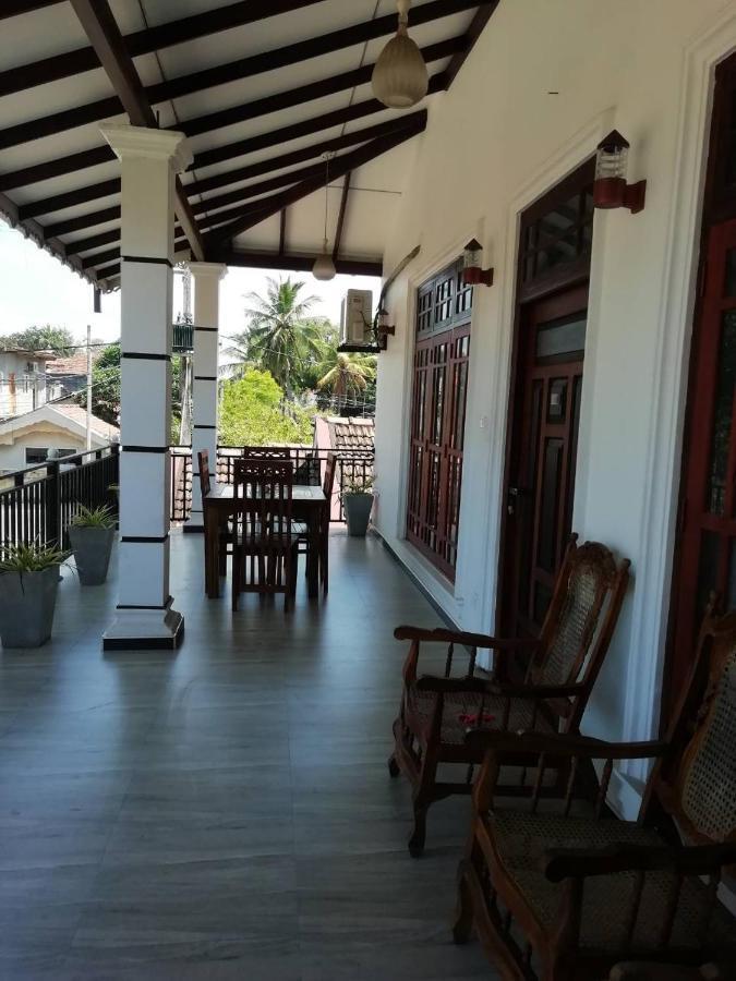 Reshani Guest House Negombo Esterno foto