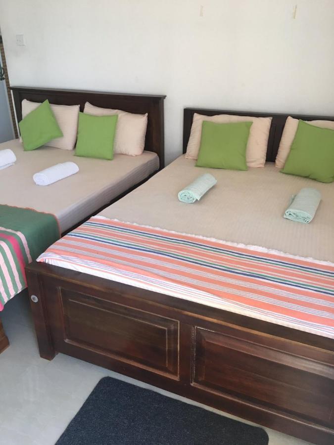 Reshani Guest House Negombo Esterno foto