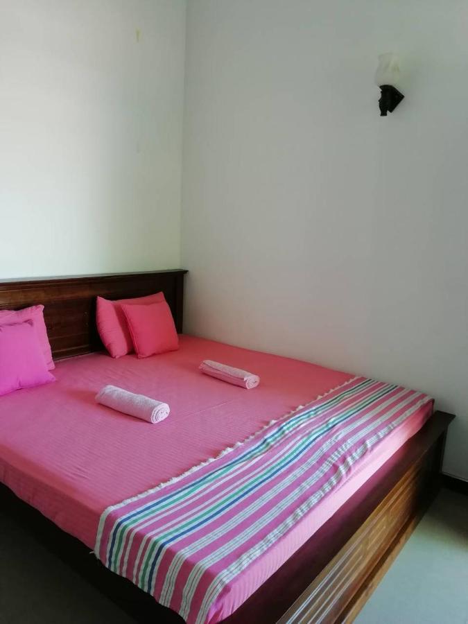 Reshani Guest House Negombo Esterno foto